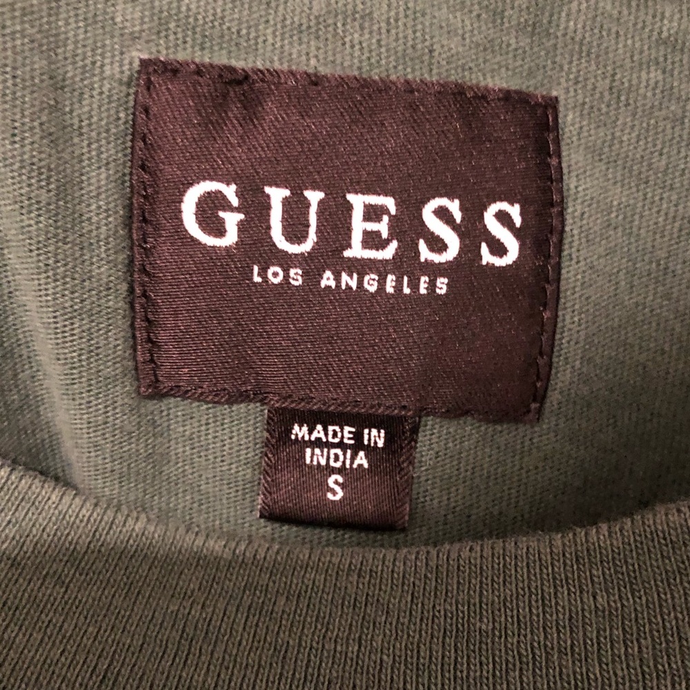 A basic green guess logo tee shirt - Picture 3 of 3